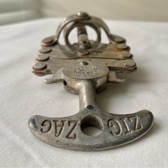 Vintage Dining Very Rare Zig Zag Vintage Expandable Corkscrew